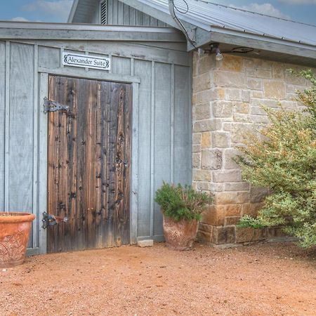 Romantic Oasis With Hot Tub Near Fred And Wineries! Fredericksburg Exteriér fotografie
